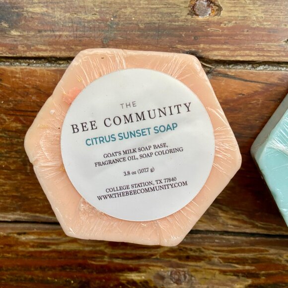 2 Bars The BEE Community Citrus Sunset & Rosemary Mint Goat's Milk Soap TX NIP - Picture 2 of 4